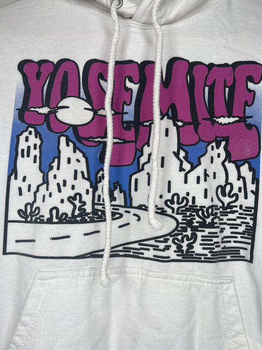 Vintage Yosemite Hoodie – Size Medium