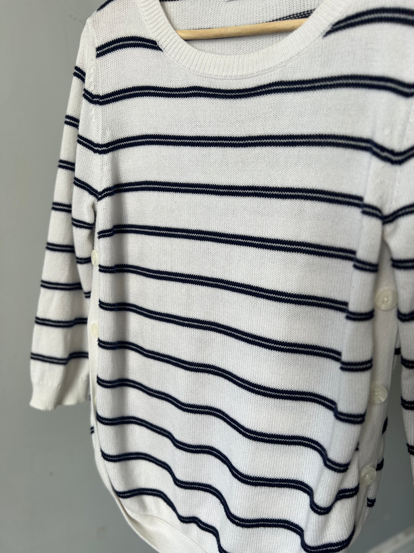 Reitmans 100% Cotton White & Blue Striped Soft Knit – Size Medium | Button Details | Great Condition