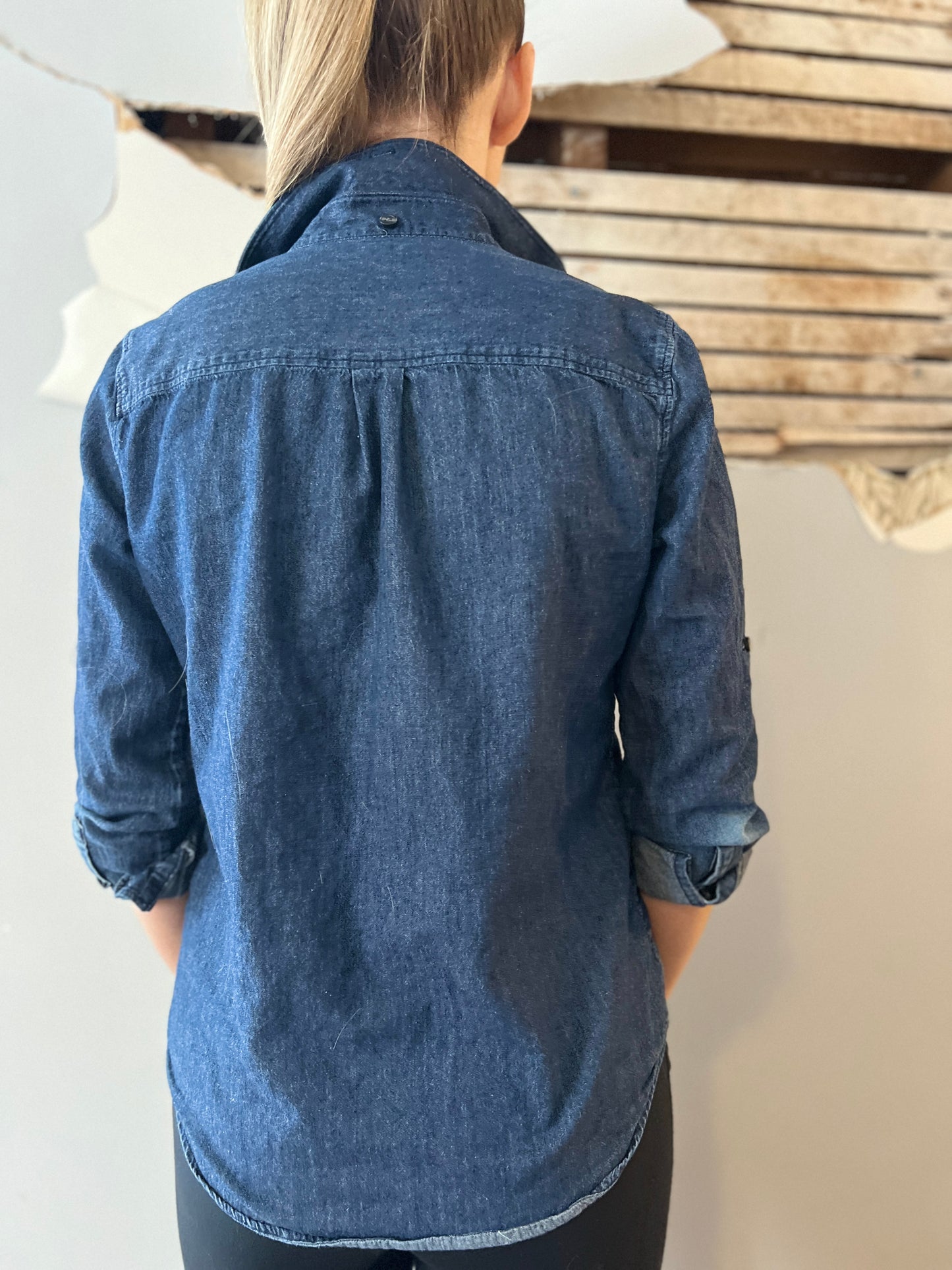 J.Crew The Perfect Fit Denim Shirt – Size Small | 100% Cotton | Indigo Dark Wash | Great Condition