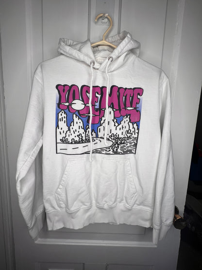 Vintage Yosemite Hoodie – Size Medium