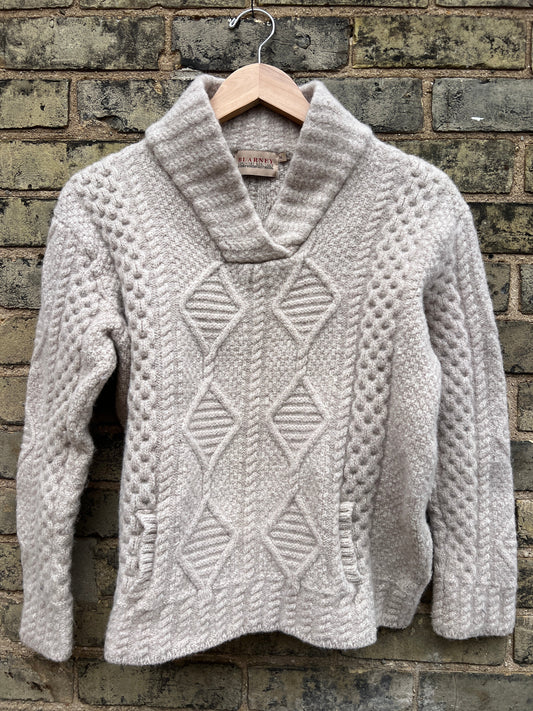 Medium Women's Blarney Sweater 100% Merino Soft Wool