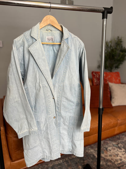 Vintage Sears Traditions Denim Trench Coat | Light Wash | Double Pockets | Pit 24” Waist 21” Length 32” | Fits Size Small-Medium | Excellent Condition