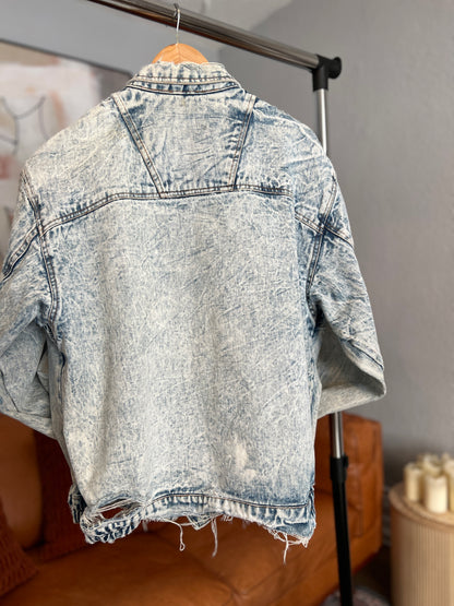 1980s Vintage Acid Wash Denim Jacket Title (200 characters): "1980s Vintage Acid Wash Denim Jacket | Heavy Distressed Denim | Size Large | Pit 24” Length 28.5” | Unisex | Retro 80s Style